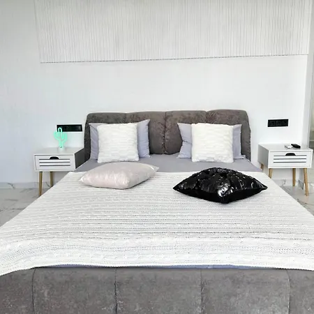 Arcadia Terrace Odessza