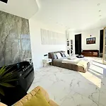 Arcadia Terrace Apartament